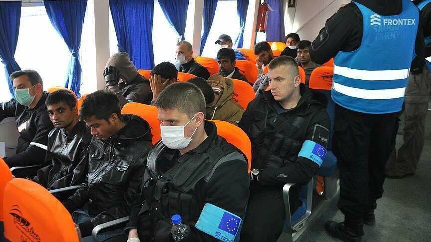 deportation plane (2)